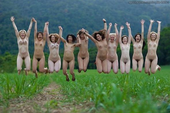 25P GIRLS RUNNING & jUMPING TITS GO FLYING