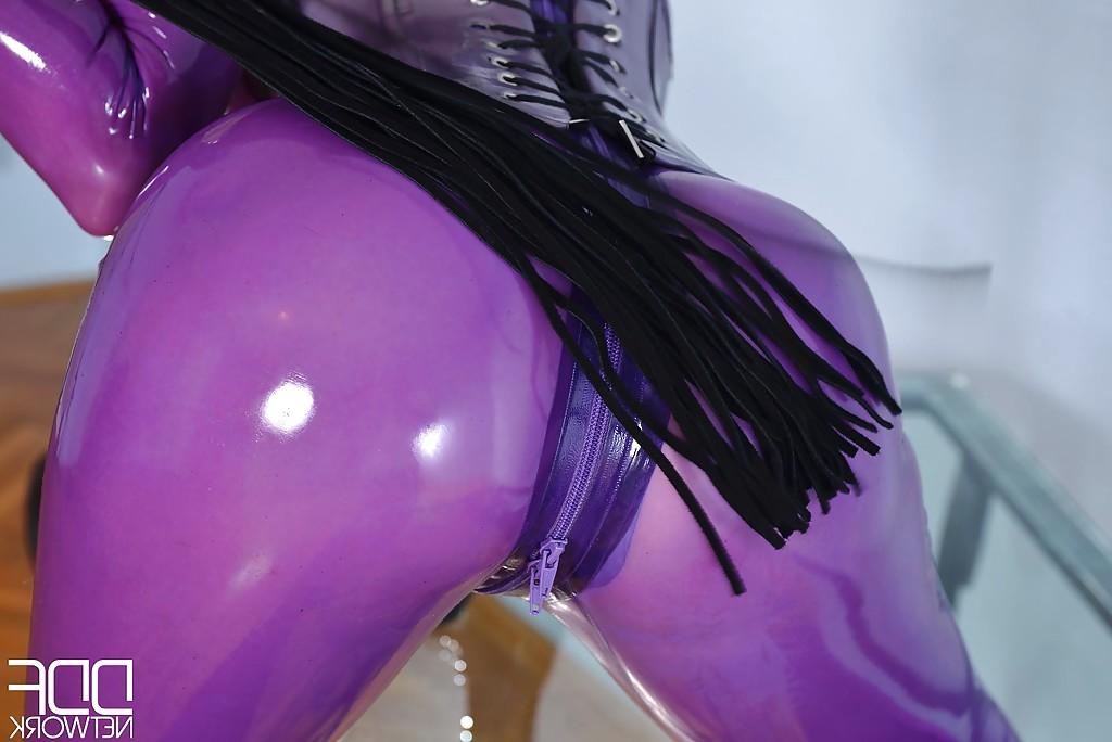 16P Pretty blonde babe Latex Lucy masturbating that pussy deep with a toy