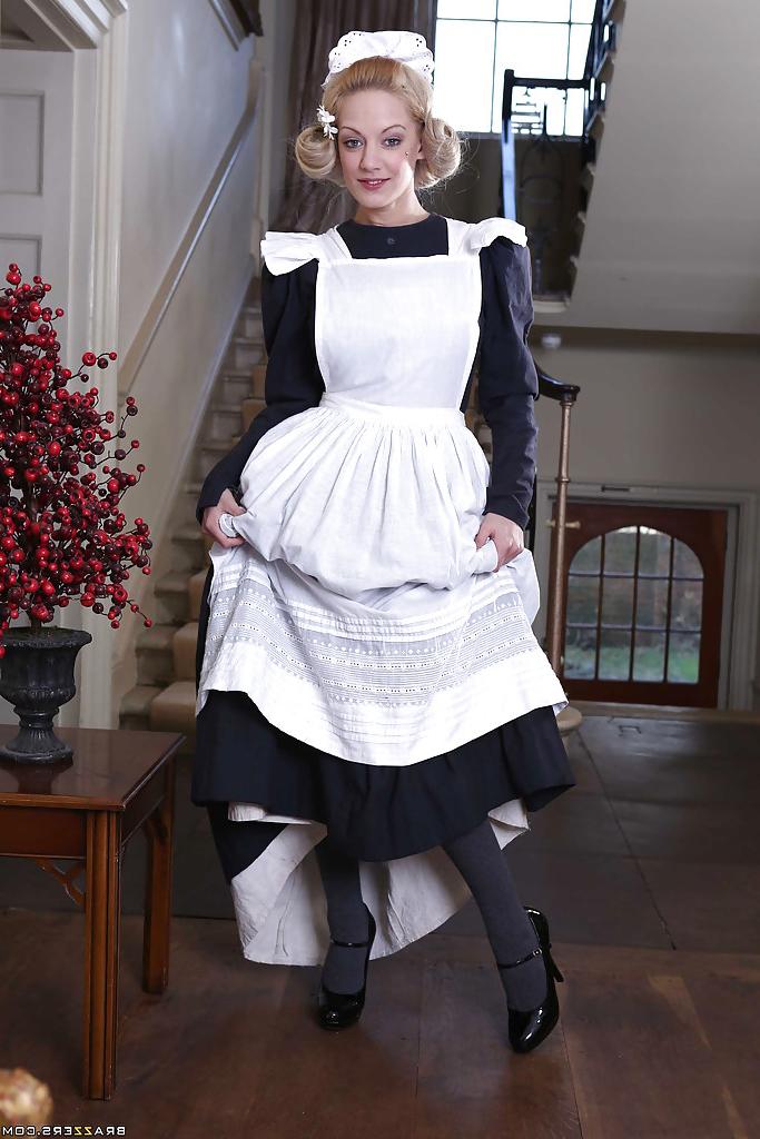 16P When blonde maid LouLou wants to have sex she is undressing her pussy