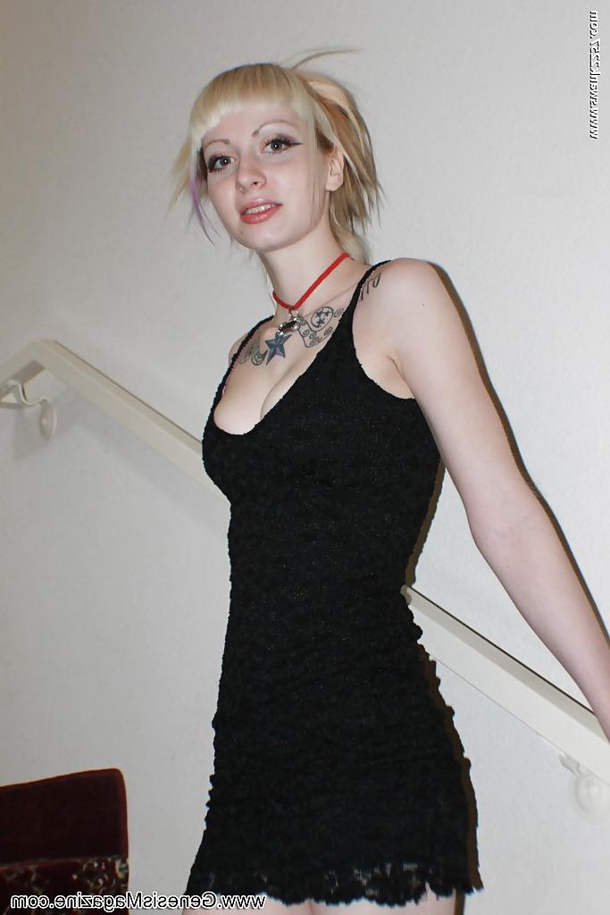 16P Alternative babe Symone posing for non nude pics in boots and black dress