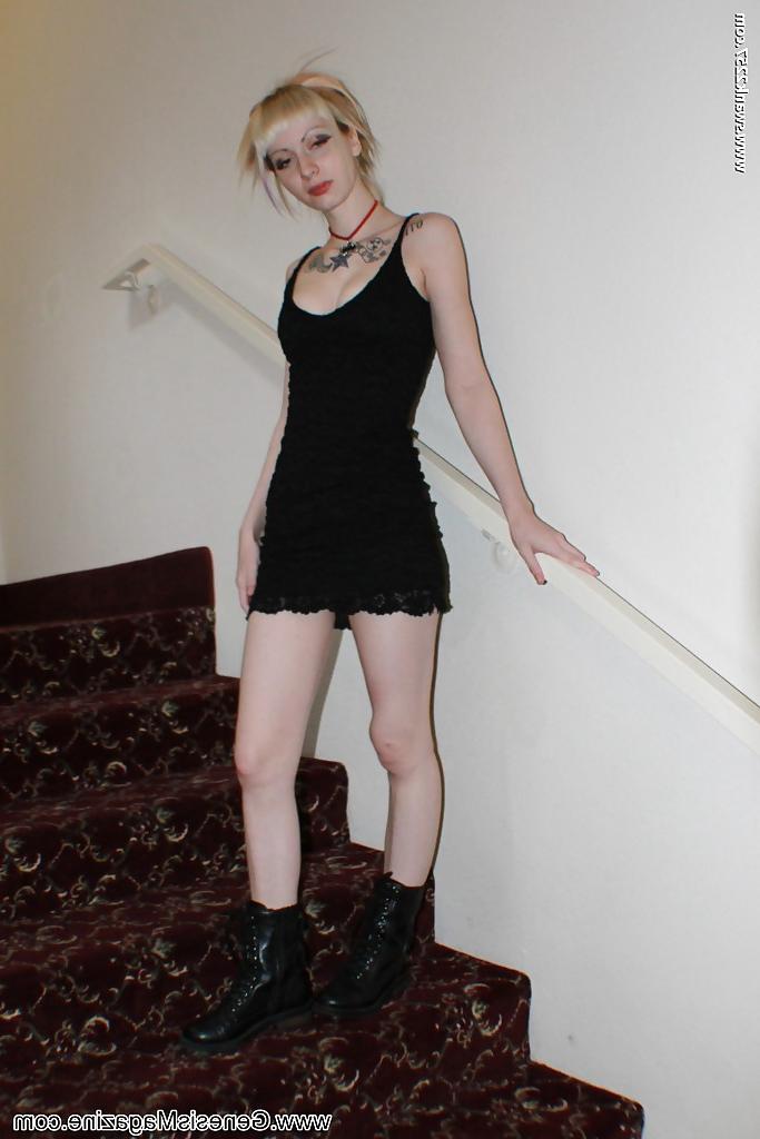 16P Alternative babe Symone posing for non nude pics in boots and black dress