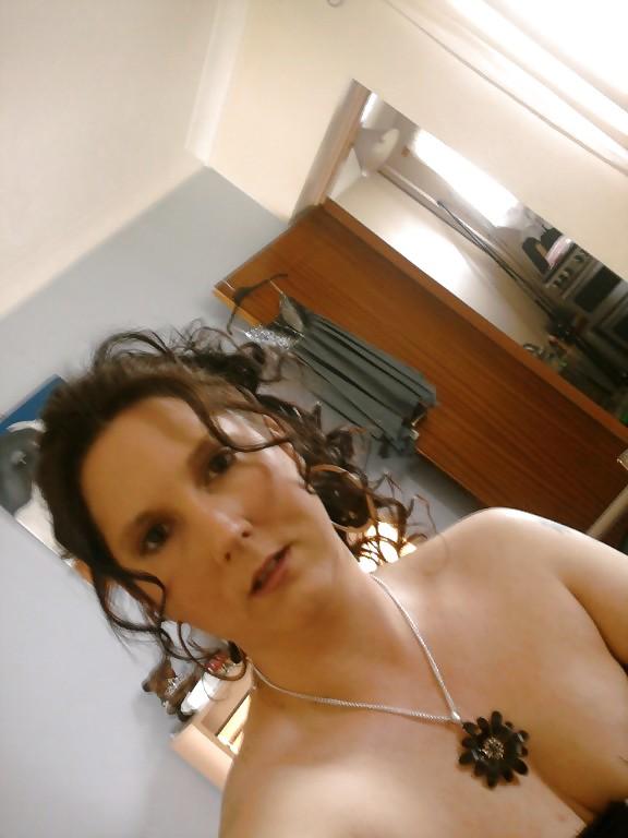 16P Marie gettin horney on phone