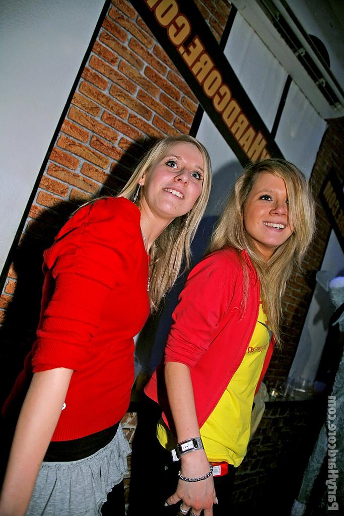 16P Lecherous amateurs going wild at the drunk night club party