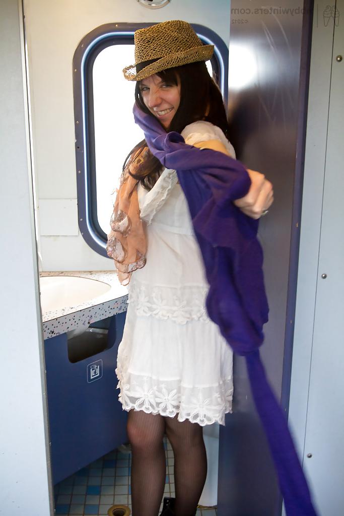 16P Mature woman Samantha Jane spreading her pussy in public spaces