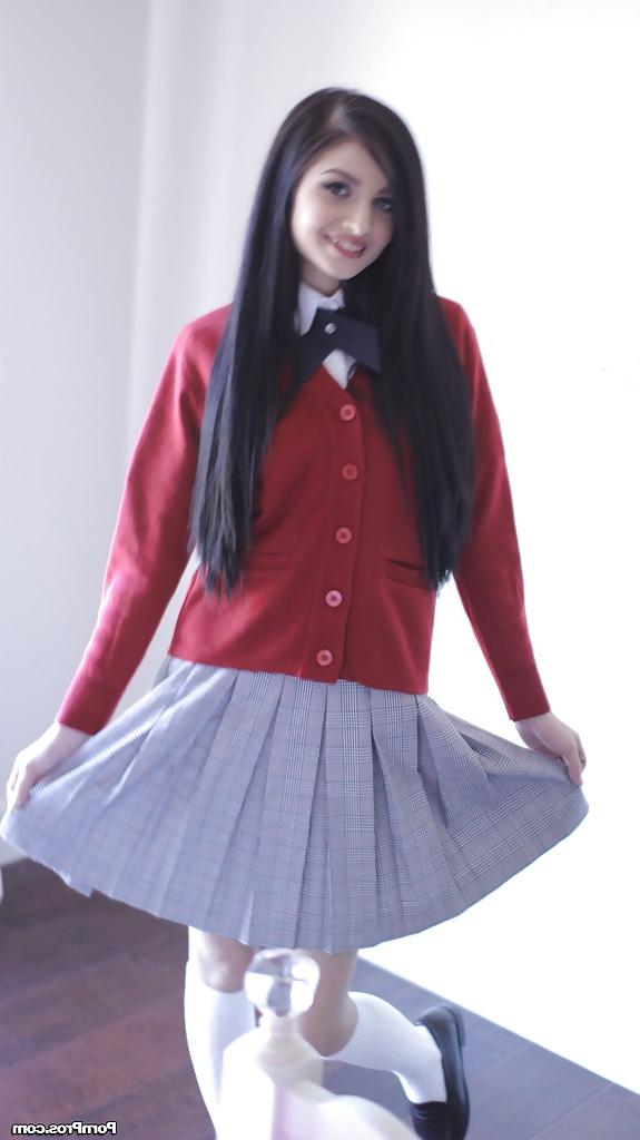 12P Zoey Kush loves to gently pull up her blouse for a proper nudity check