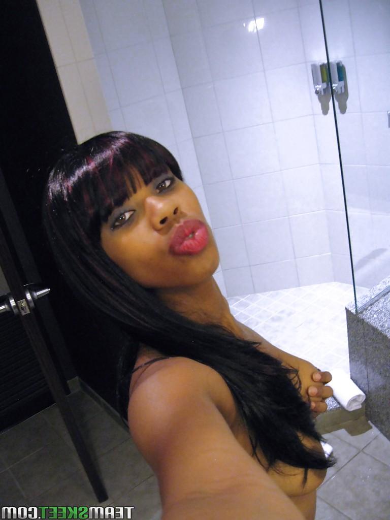12P Ebony teen Queen V presents hot collection of self shot scenes