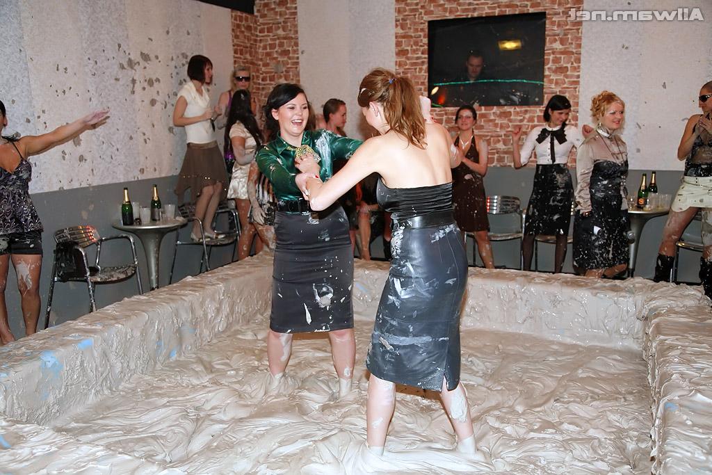 16P Kinky fetish fashionistas are into wild and messy catfight