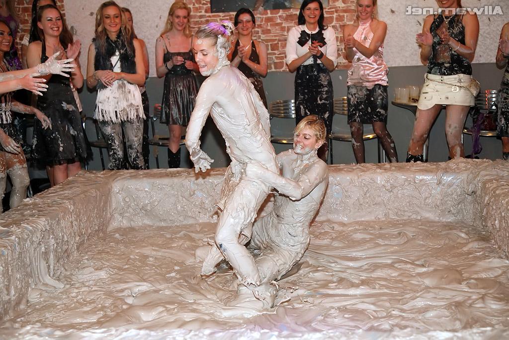16P Kinky fetish fashionistas are into wild and messy catfight