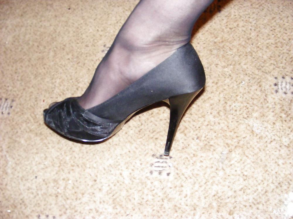 25P More High heels, a big cock and a dildo again!