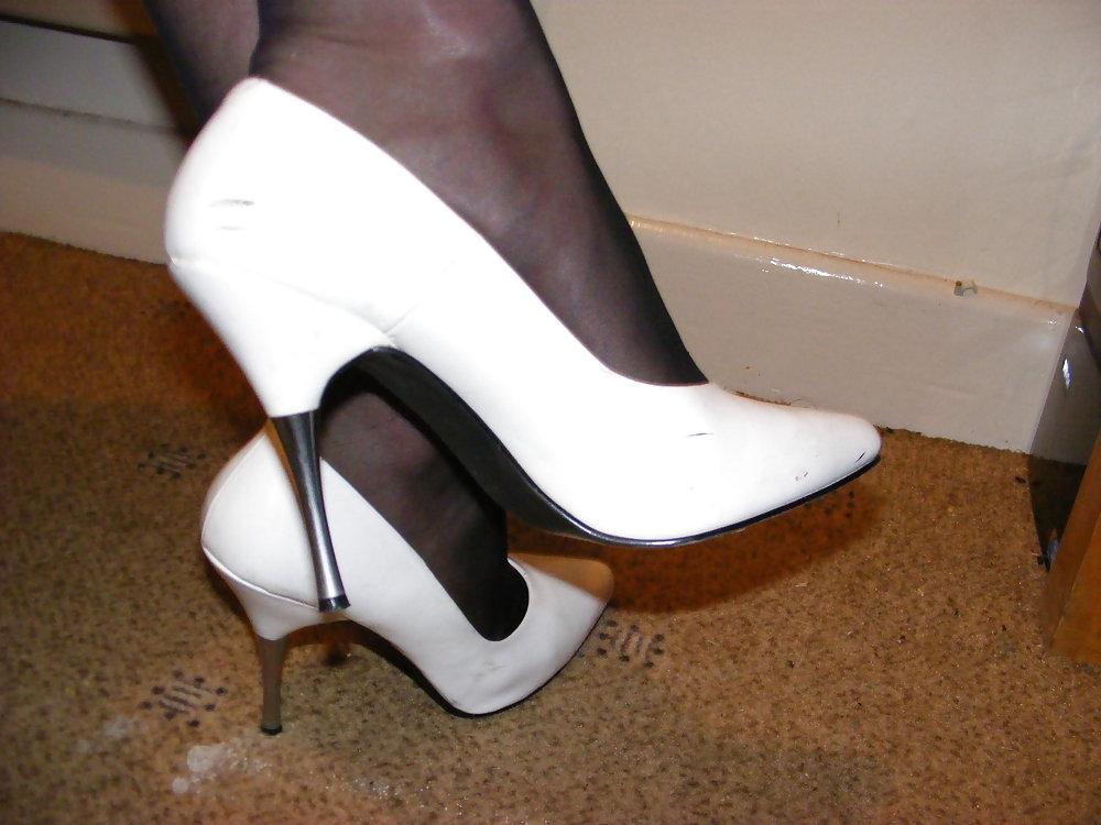 25P More High heels, a big cock and a dildo again!