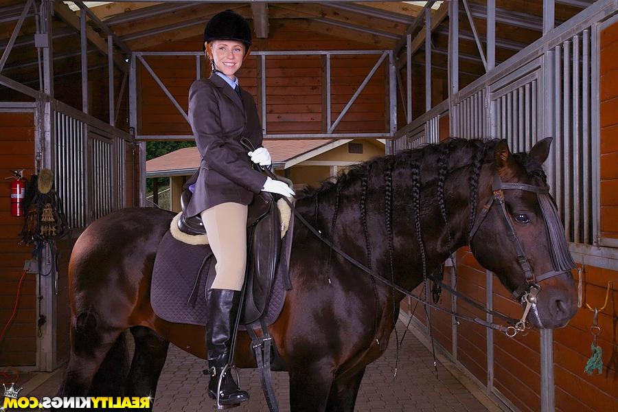 16P Hot girl Ryann Shields wears boots and uniform because she loves studs