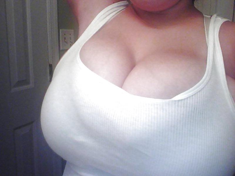 25P Too small bra - too big tits!