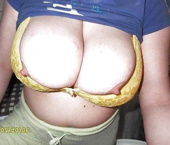 25P Too small bra - too big tits!