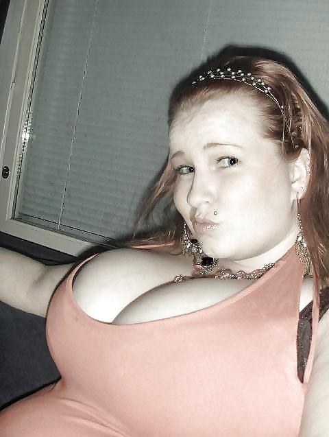 25P Too small bra - too big tits!
