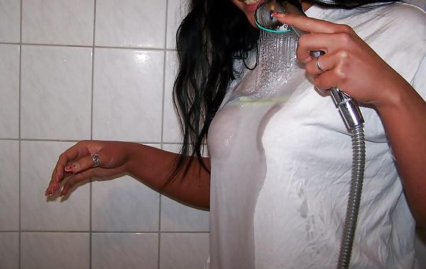 25P Extrem tits bondage teeny in shower + waterbondage