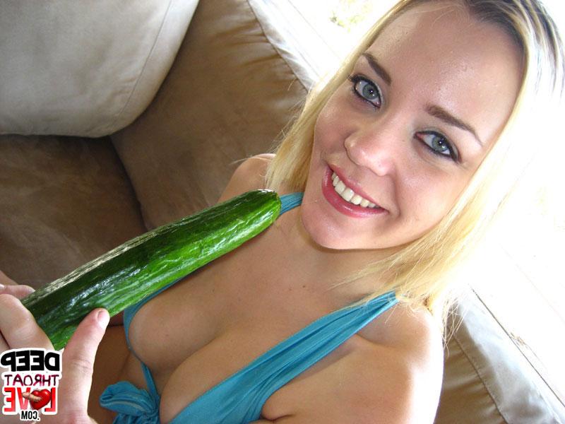 16P Sexy babe with big tits Annette Schwarz spreading and feeling her cunt