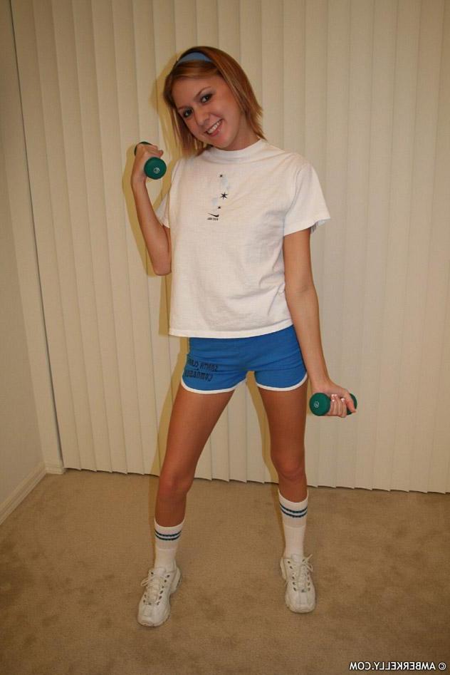 15P Pictures of teen hottie Amber Kelly stripping down to her socks