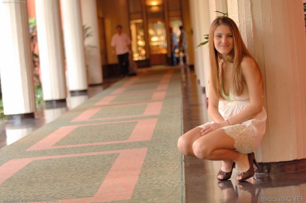 20P Pictures of Andrea spreading outside
