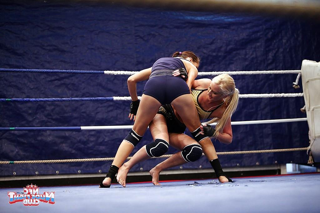 16P Lusty lesbian Blond Cat gets her pussy fisted after a catfight