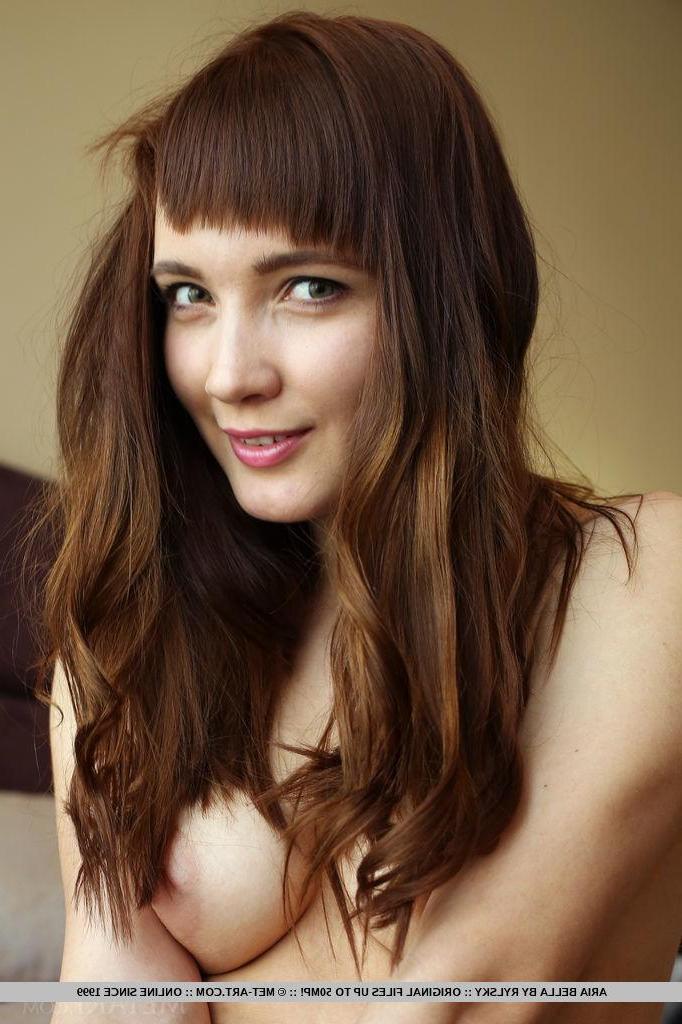 18P Brunette hottie Aria Bella shows you her tight pussy in "Siguen"