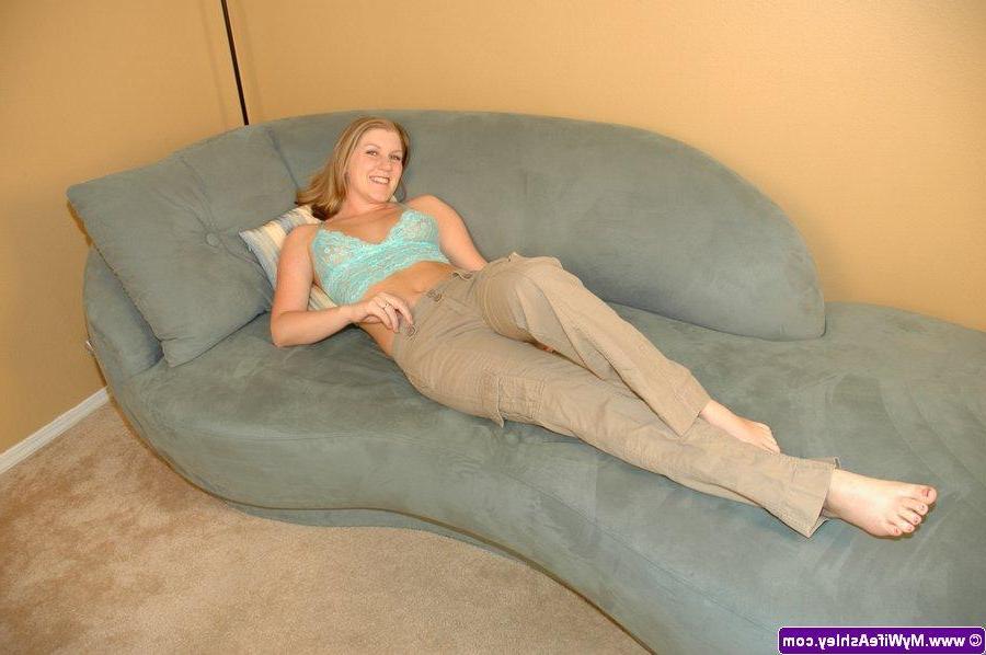 16P Pictures of My Wife Ashley playing with her hot body