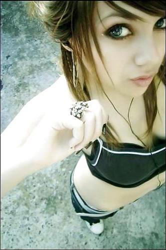 25P Hot Emo-Babes