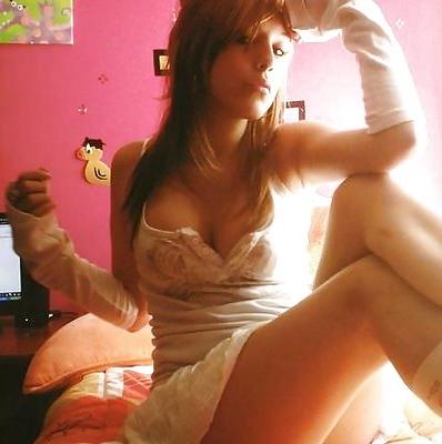 25P Hot Emo-Babes