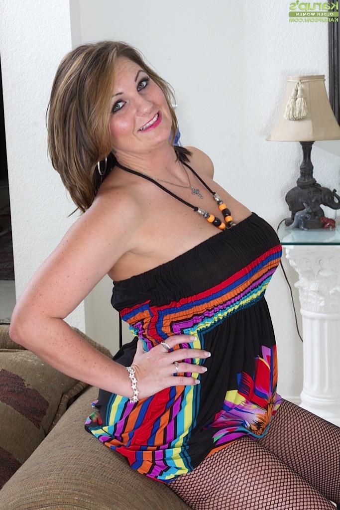 16P Appetizing chubby mature MILF flaunting her massive fun bags happily