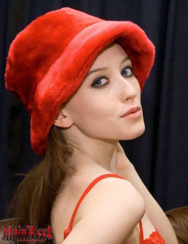 20P Pictures of teen model Ava Knight masturbating in a hat