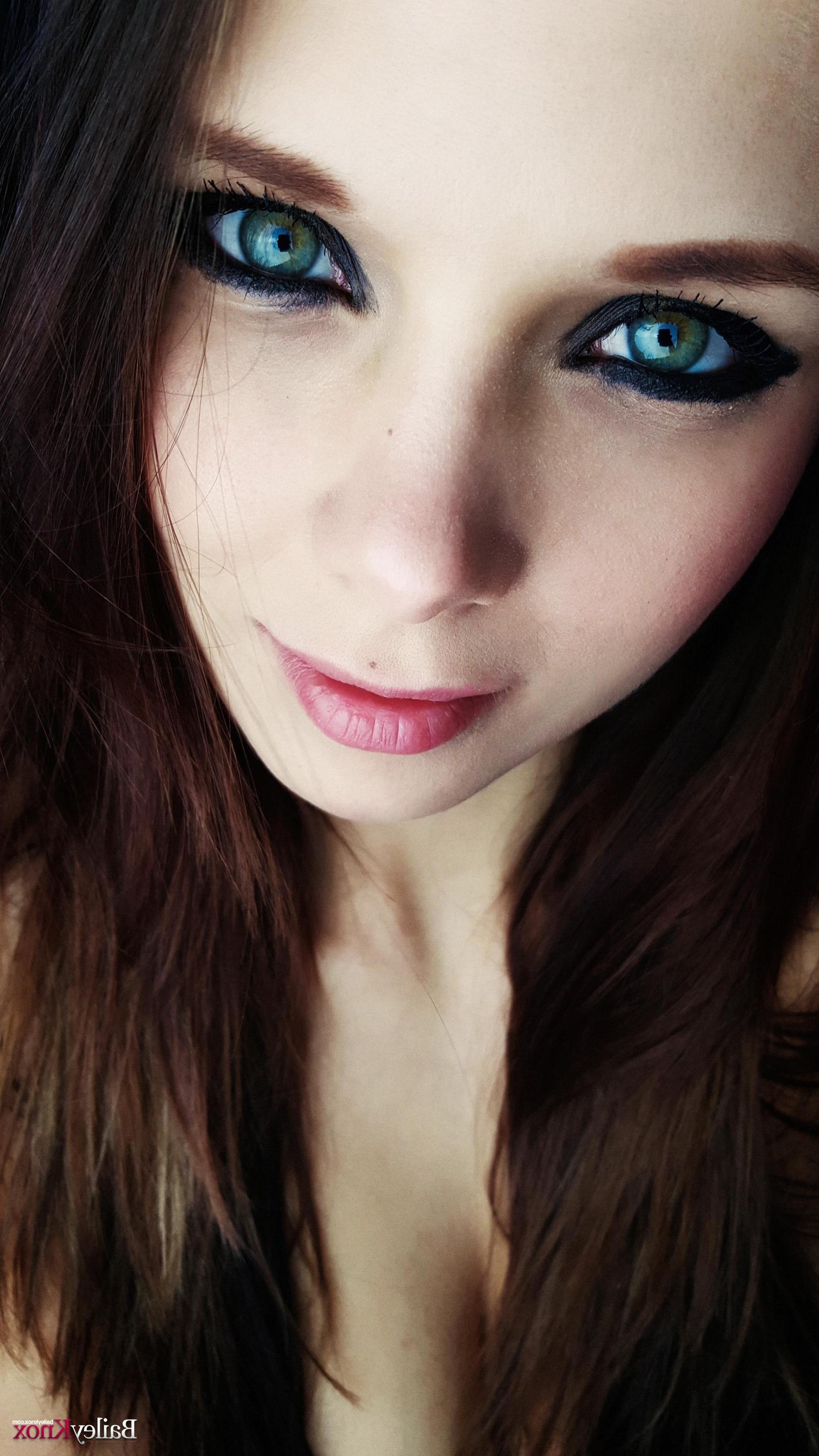 16P Bailey is at her horniest right now. This gallery is crazy hot, and ends with a money shot!