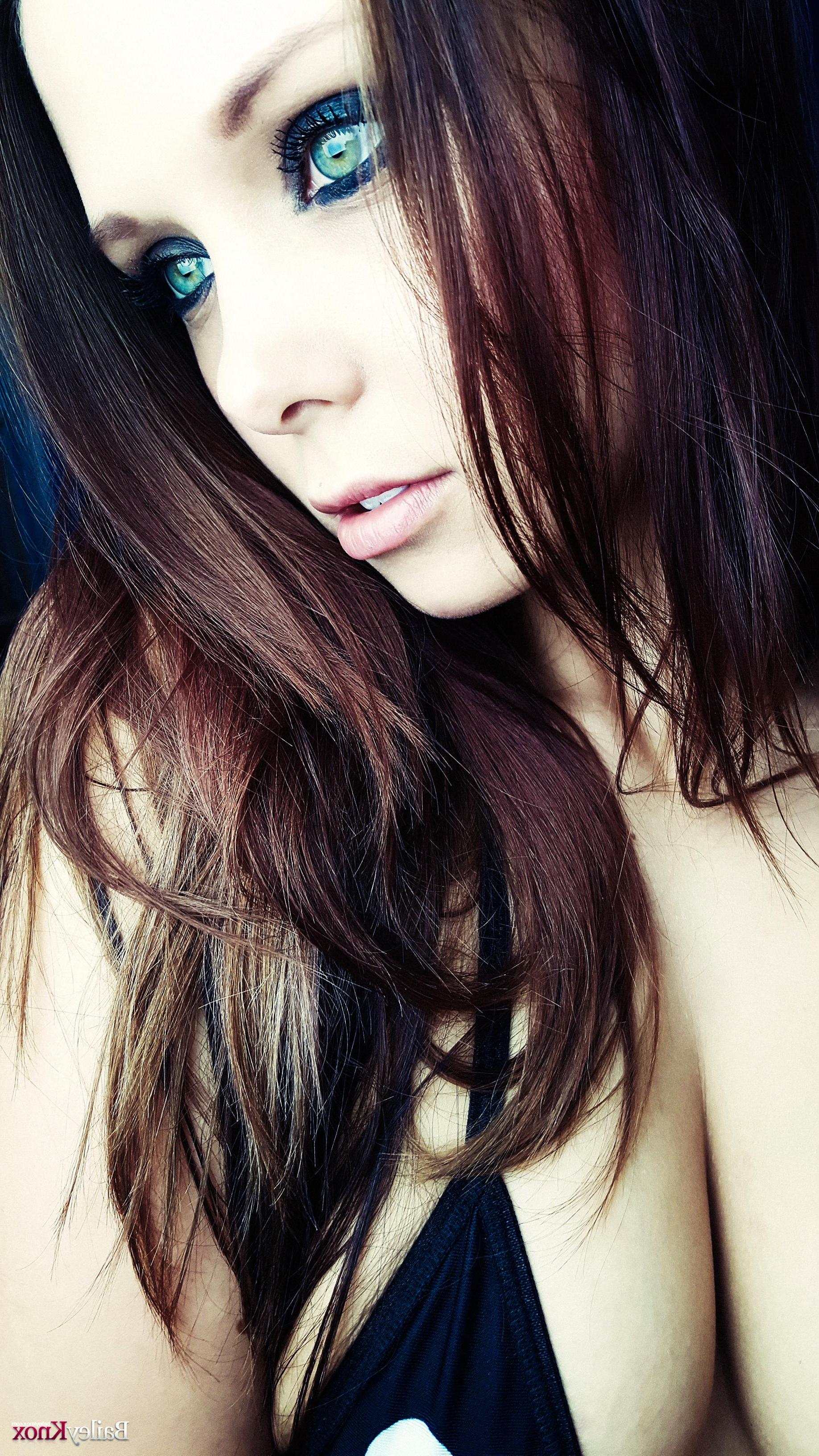 16P Bailey is at her horniest right now. This gallery is crazy hot, and ends with a money shot!