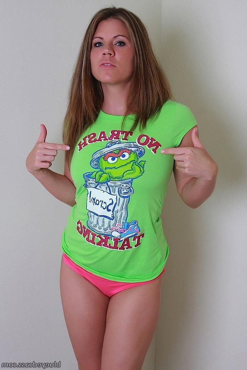 15P Pictures of Blueyed Cass teasing in her panties and socks