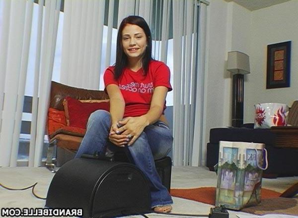 16P Pictures of Brandi Belle riding a sybian