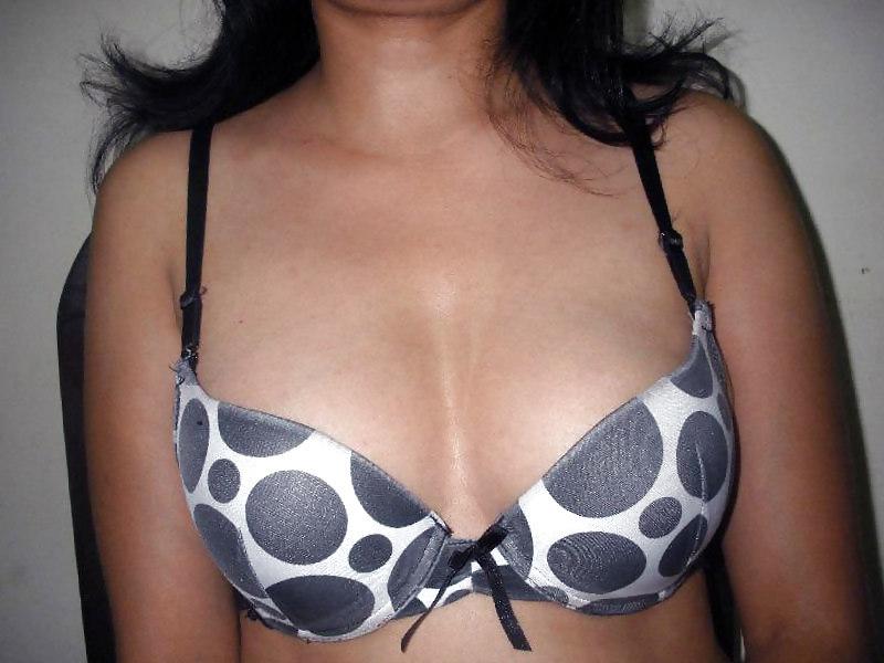 13P Indian BOOBS & PUSSY