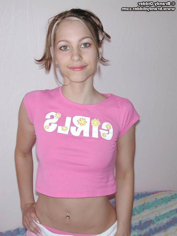 20P Pics of Brandy Didder naked and spreading for your cock