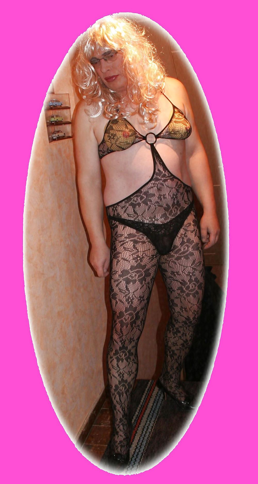12P Ich Liebe catsuit's