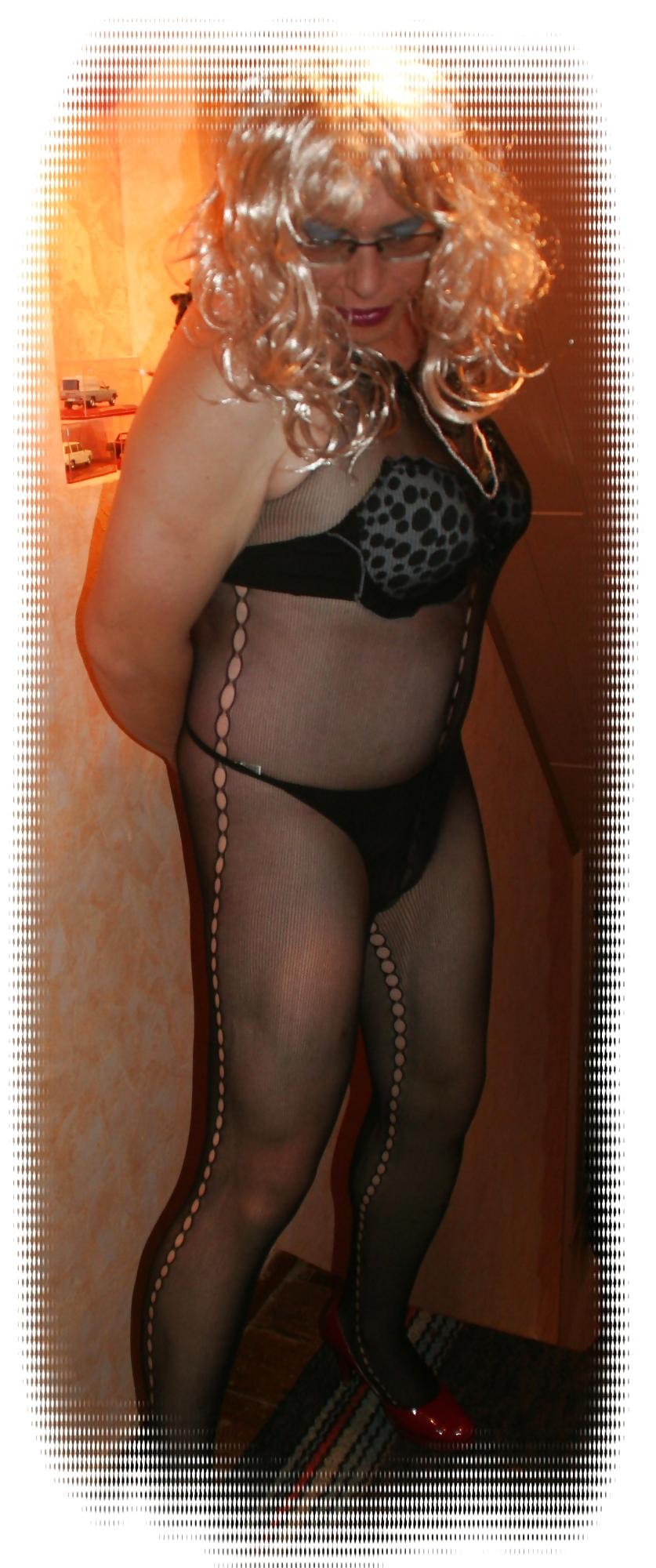 12P Ich Liebe catsuit's