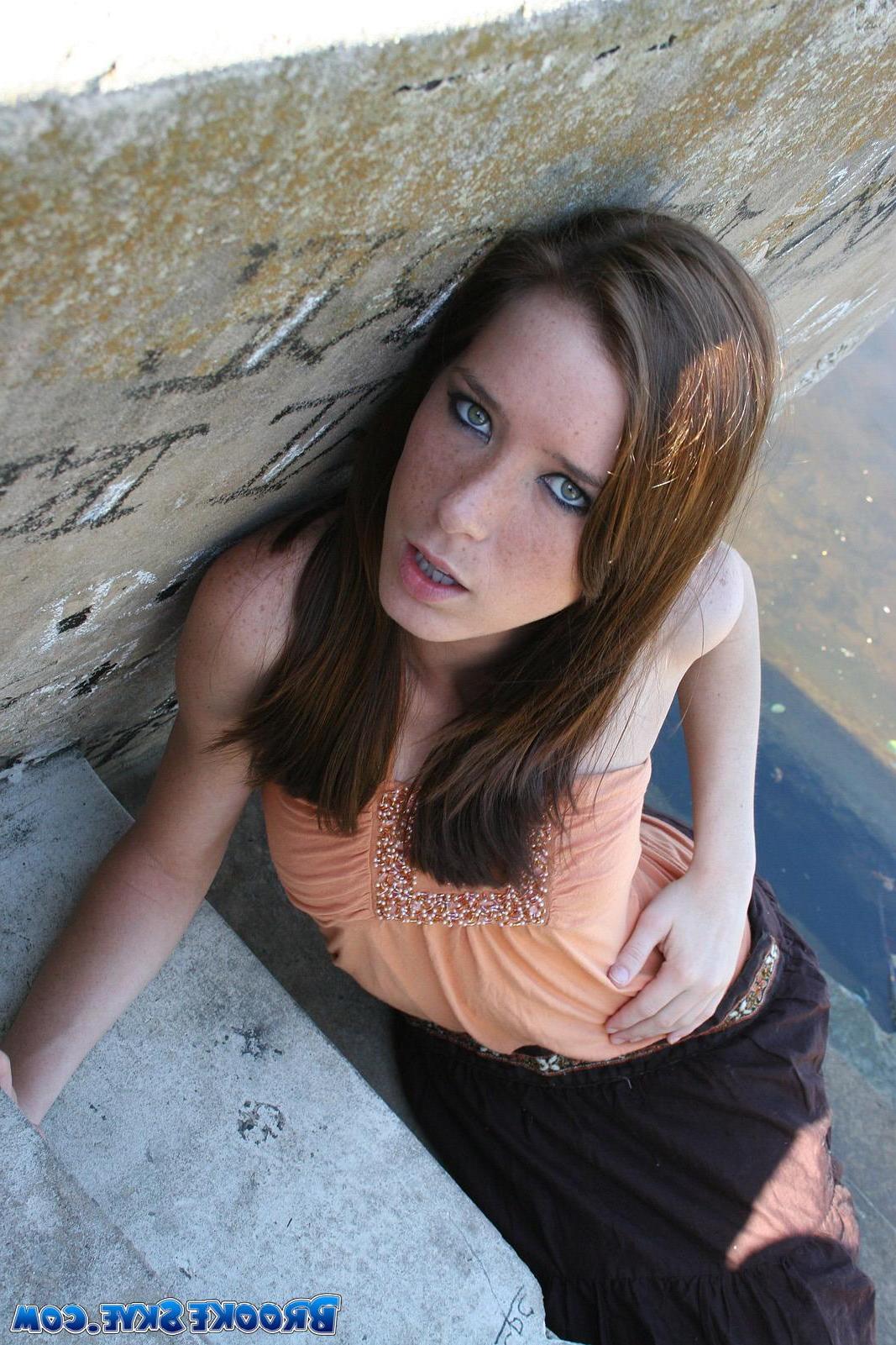 15P Brooke Skye flashes you her small tits outside