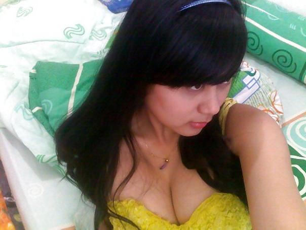 19P Indonesian Teen