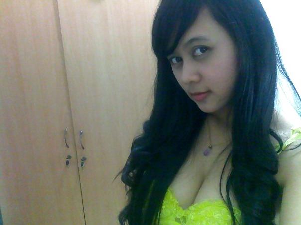 19P Indonesian Teen
