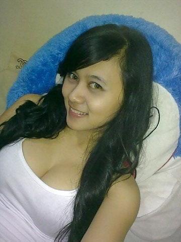 19P Indonesian Teen