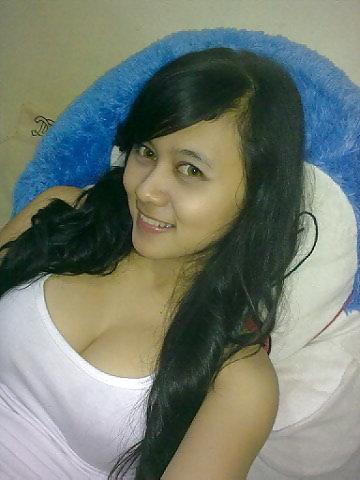 19P Indonesian Teen