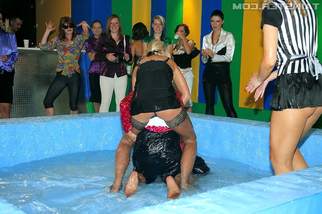 16P Seductive fetish gals Eliss Fire & Lexxis Brown are into wet catfight