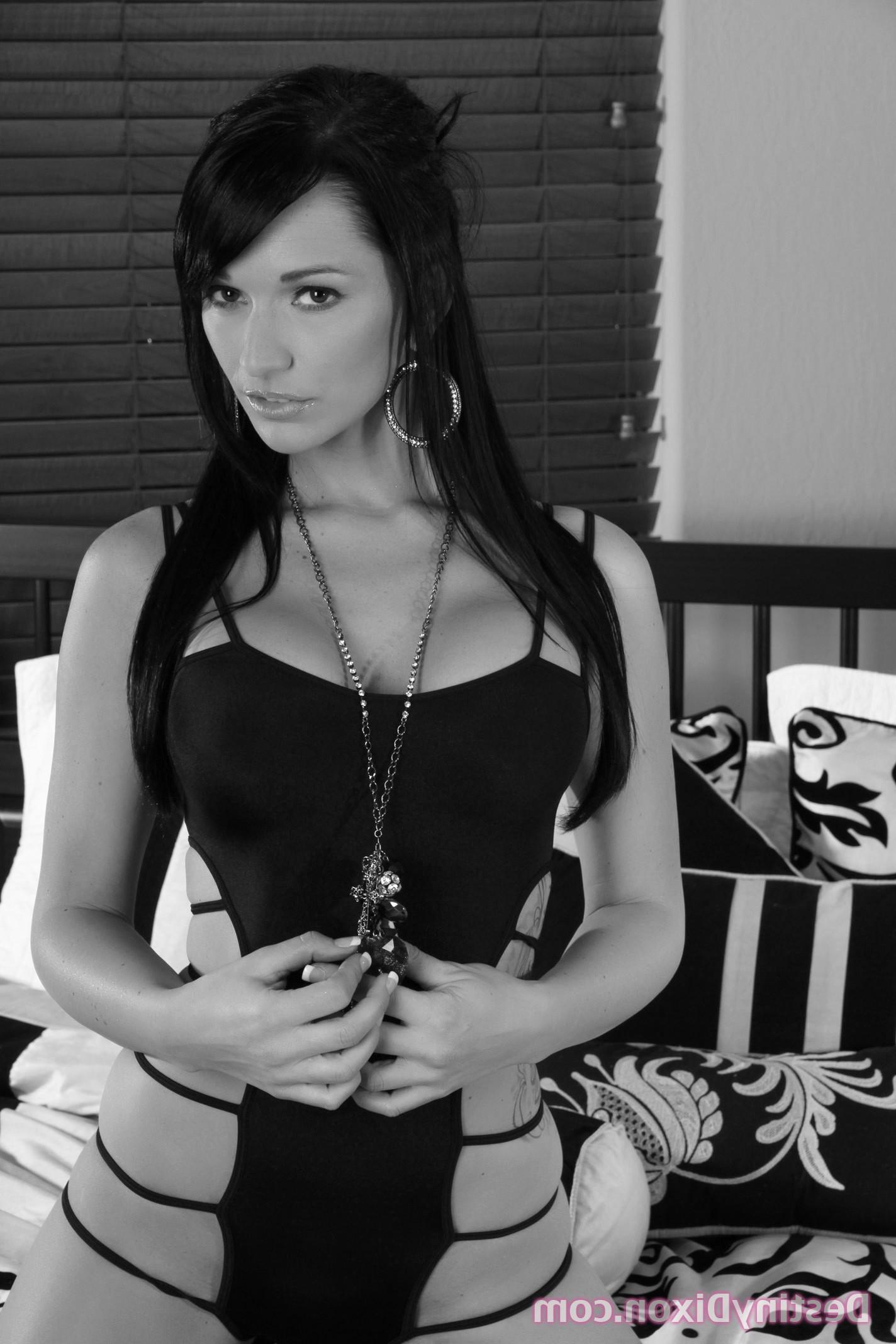 15P Black and white pictures of Destiny Dixon playing with her pussy in boots