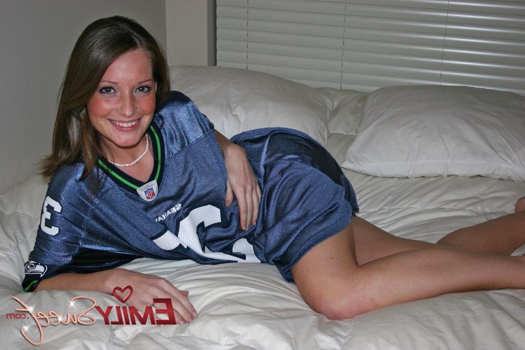 20P Pictures of teen Emily Sweet flashing her boobs
