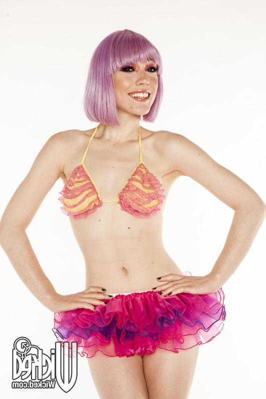 16P Seductive babe Lily Labeau stripping and spreading her long legs