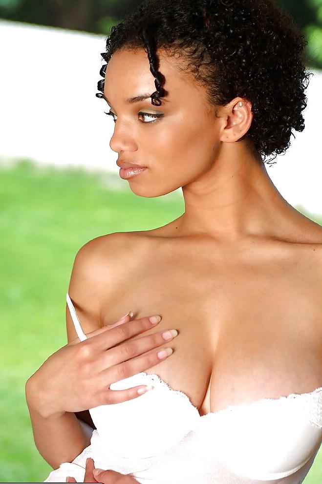 25P Beautiful Lingerie Babes (non nude) by TROC