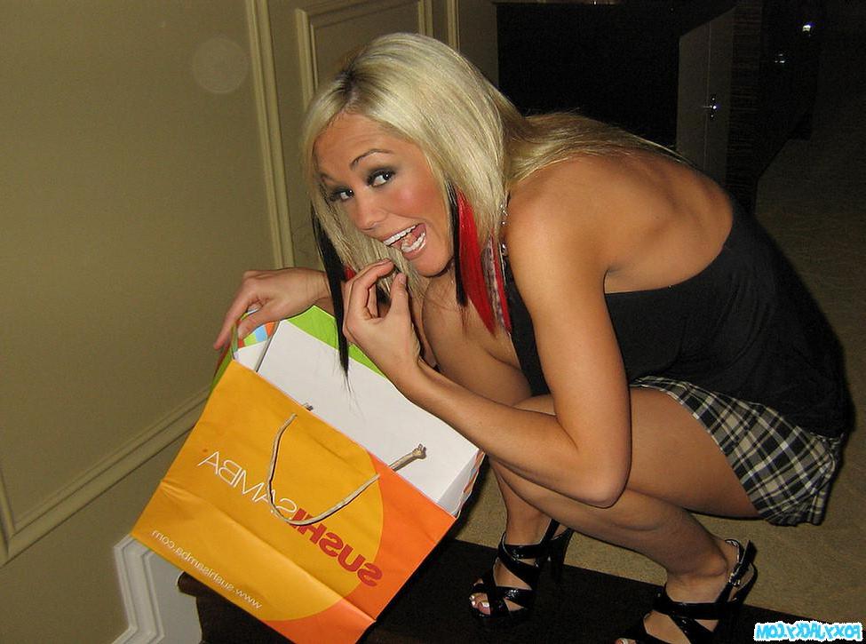 20P Pictures of Foxy Jacky getting crazy in Vegas