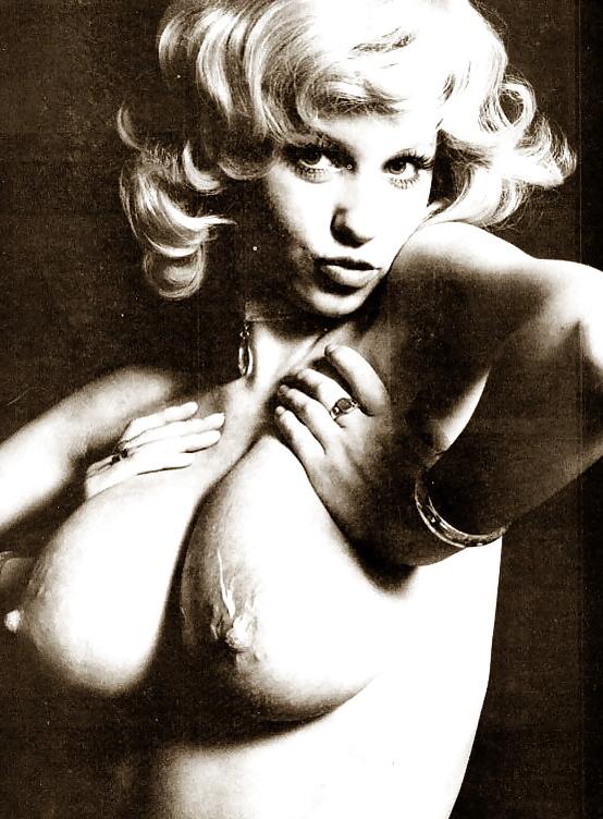 25P Beautiful Vintage Boobs 2 by TROC