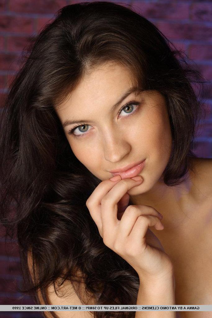 18P Pictures of brunette girl Ganna A stripping nude and spreading for you